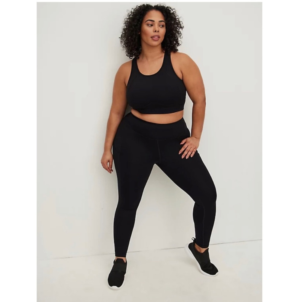 Black high-rise leggings.